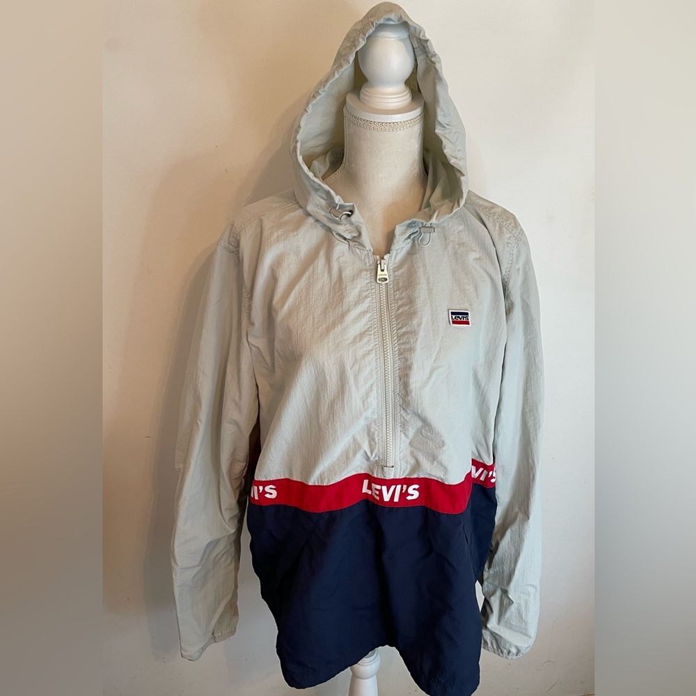 🧥Levi Strauss Mens Windbreaker with Hood. Lt Gray, Navy and Red. Color Block.🧥
